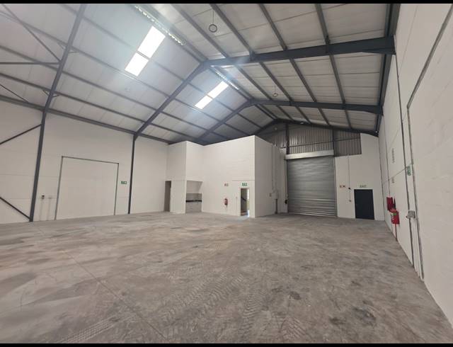 507M² WAREHOUSE TO LET IN FIRGROVE INDUSTRIAL ESTATE